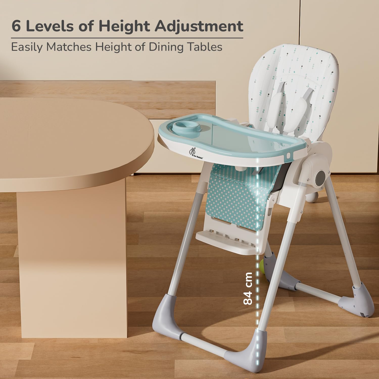 Marshmallow Lite Baby Feeding High Chair for babies, adjustable to 6 levels, with a cute bear design on the backrest and a removable tray. Ideal for baby feeding time on usmile.toys. www.usmile.toys